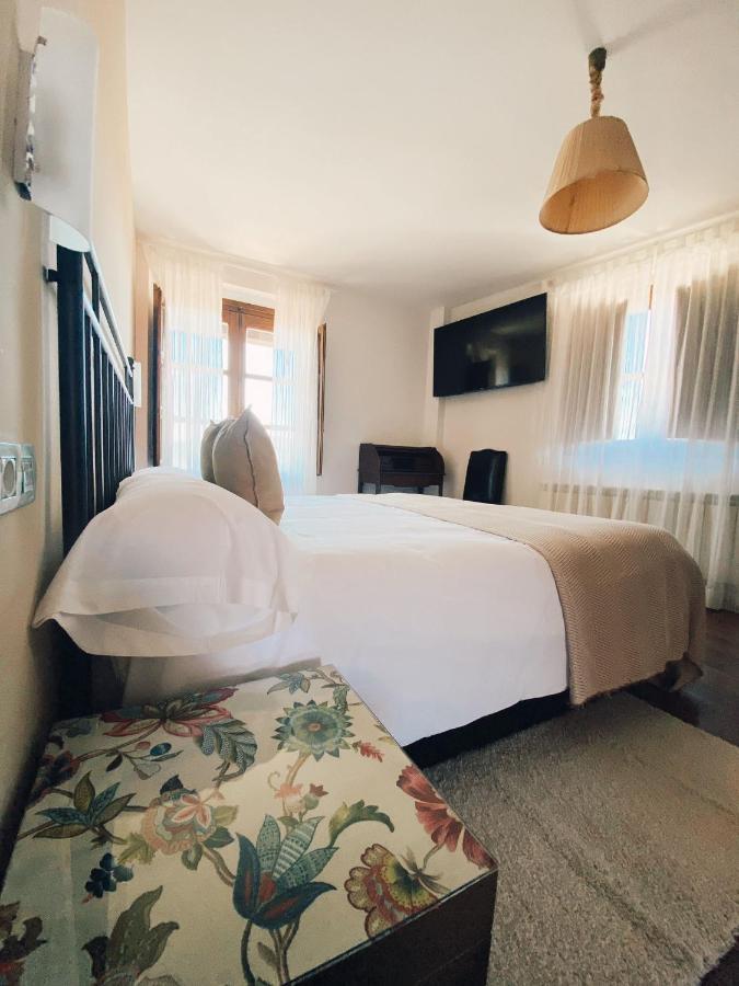 Hotel Rural Candela Y Plata Puerto de Béjar Buitenkant foto